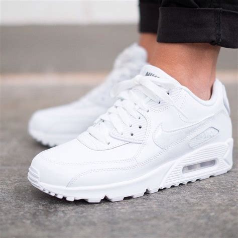 sneeker nike weiß|Nike white leather sneakers.